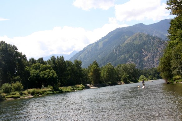 wenatchee-river-and-mountai